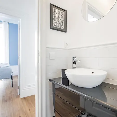 Apartment Artistic 2br Flat Downtown W/ Ac By Lovelystay *