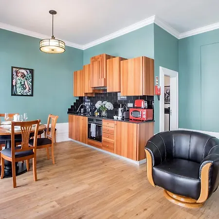 Artistic 2br Flat Downtown W/ Ac By Lovelystay Apartment *